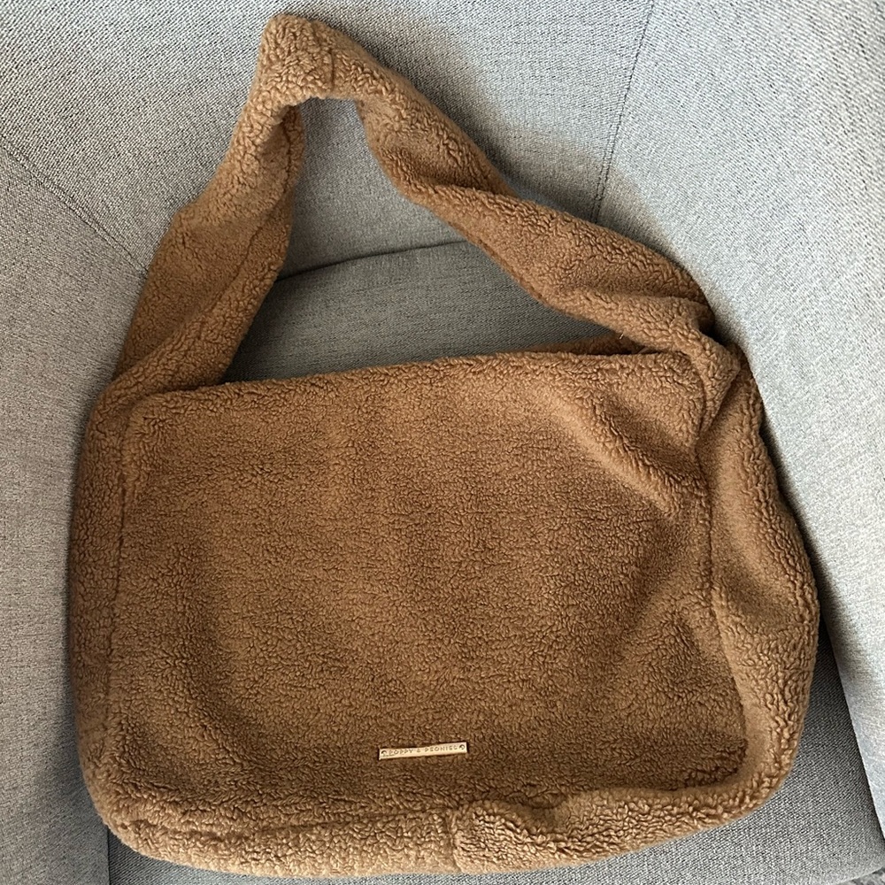 Haul it Hobo in Camel - Poppy and Peonies